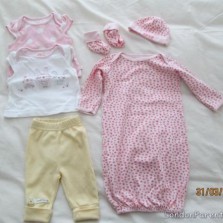 Bundle of new and nearly new baby girl clothes (0-3months) 